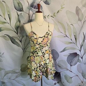 MISS SELFRIDGE | Romper in Tropical Floral sz 4P NWT